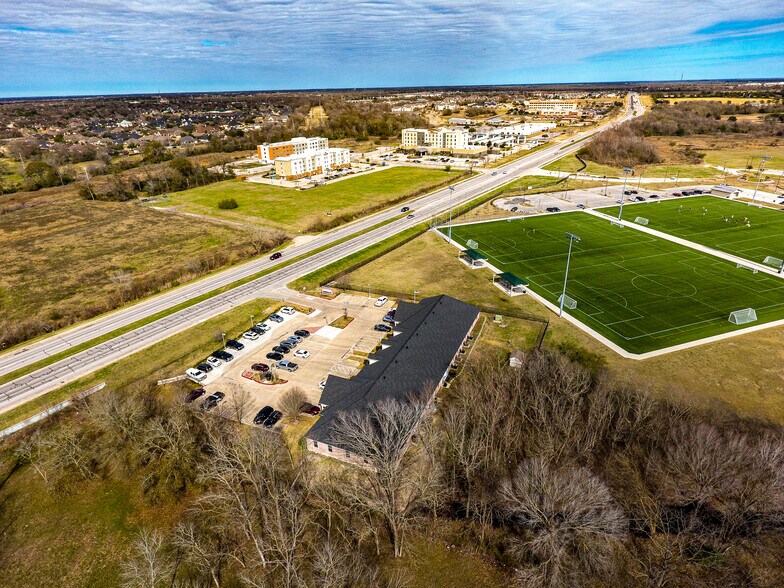 More Photos Of 3030 University Dr E, College Station Medical For Lease