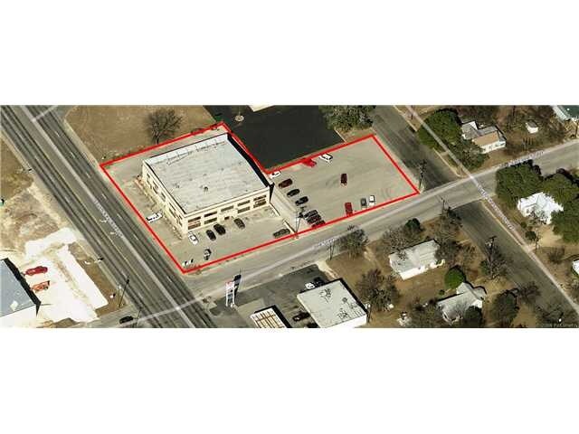More Photos Of 1305 S Key Ave, Lampasas Office For Sale