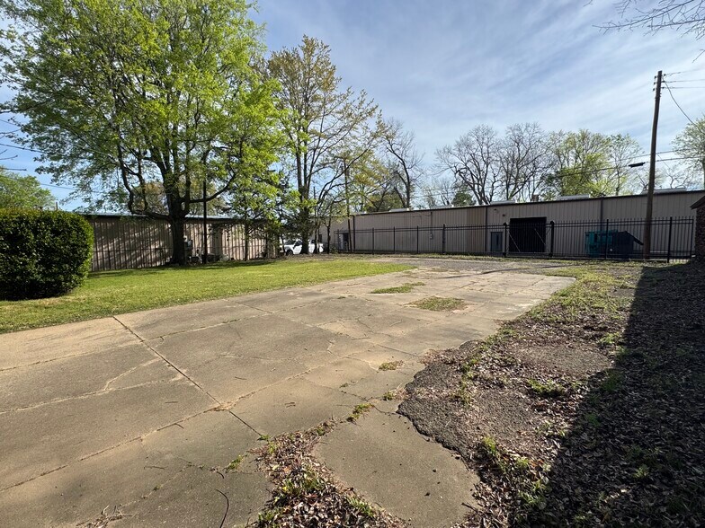 More Photos Of 436 S Fannin Ave, Tyler Office Residential For Sale