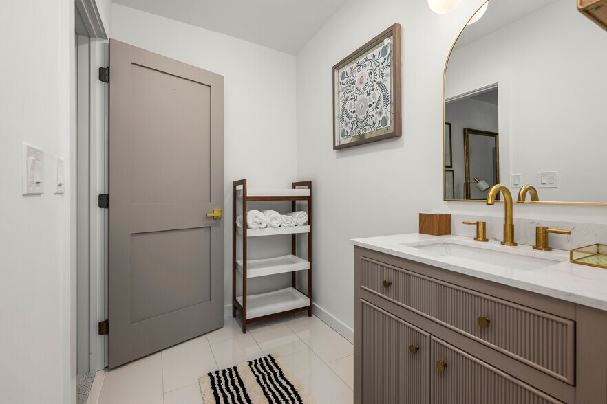 More Photos Of 9-13 Broadway St, Asheville Storefront Retail Office For Sale