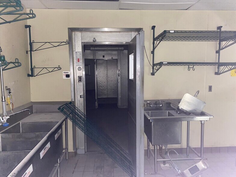 More Photos Of 4280-4302 E Indian School Rd, Phoenix Unknown For Lease