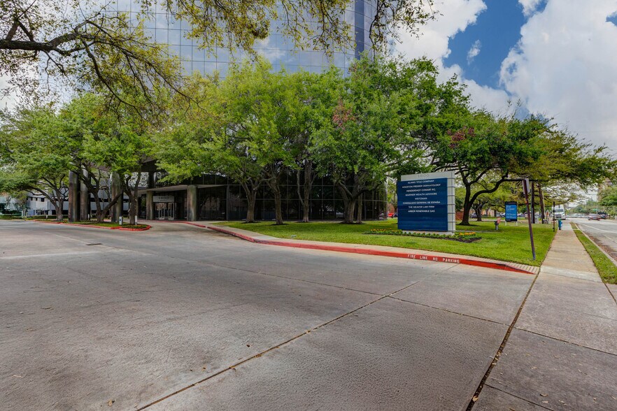 More Photos Of 1800 Bering Dr, Houston Office For Lease