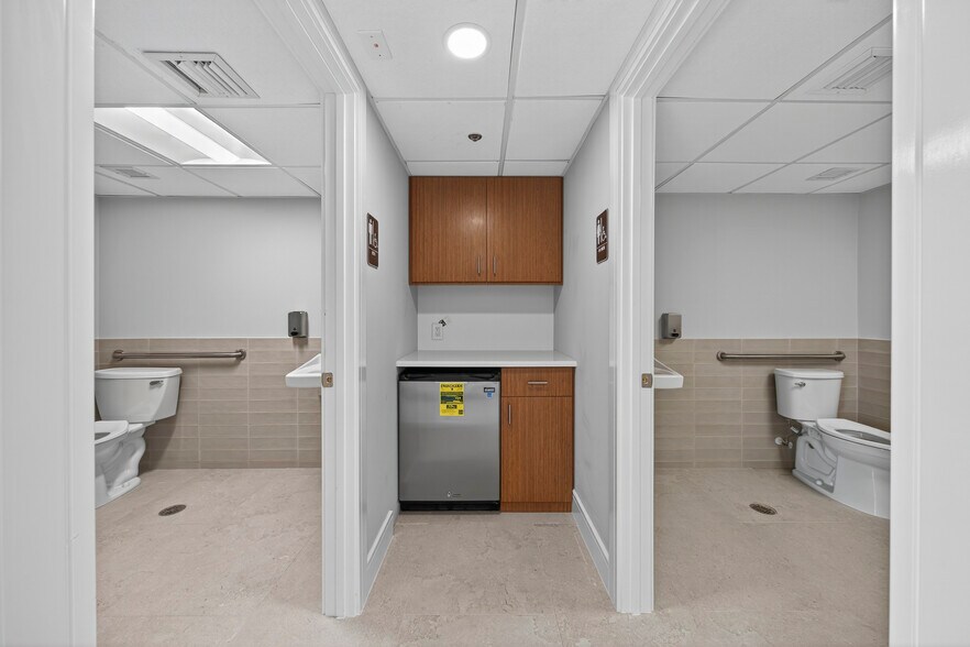 More Photos Of 3111 W Mcnab Rd, Pompano Beach Manufacturing For Lease