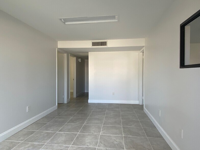 More Photos Of 3902 Burns Rd, Palm Beach Gardens Light Manufacturing For Lease