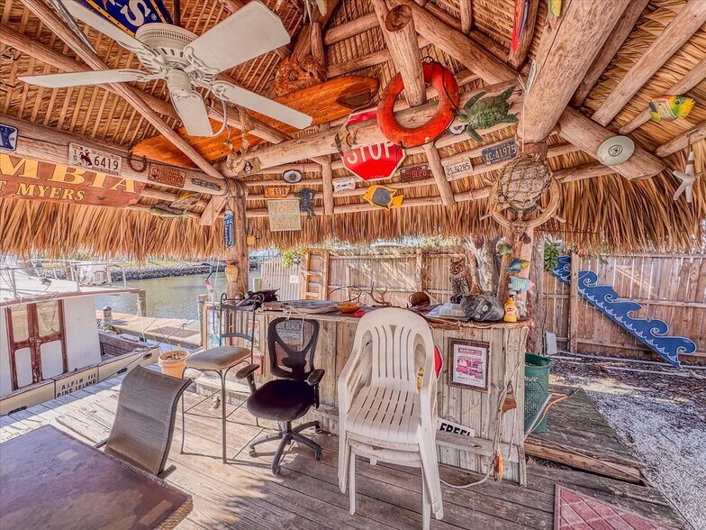 More Photos Of 17671-17681 San Carlos Blvd, Fort Myers Marina For Sale