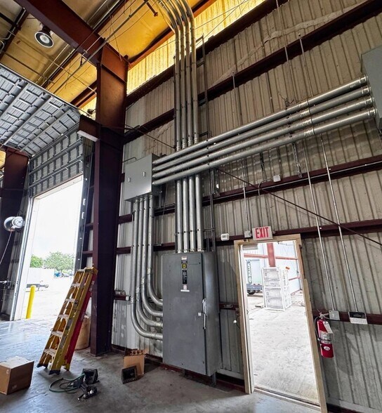 More Photos Of 2402 S Battleground Rd, Deer Park Warehouse For Sale