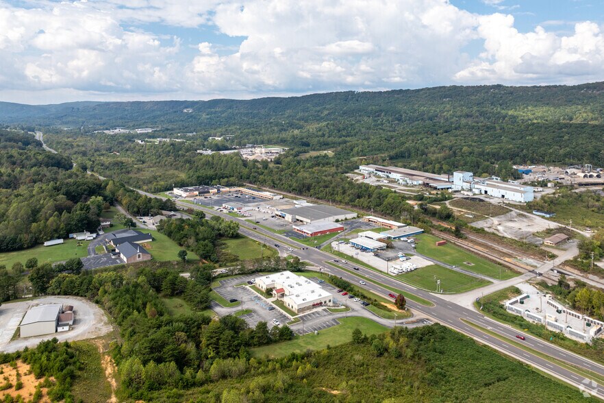 More Photos Of 2497 S Roane St, Harriman Medical For Lease