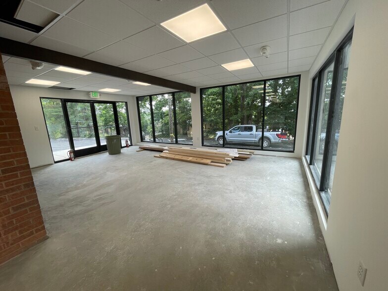More Photos Of 125 E Chestnut St, Asheville Specialty For Lease