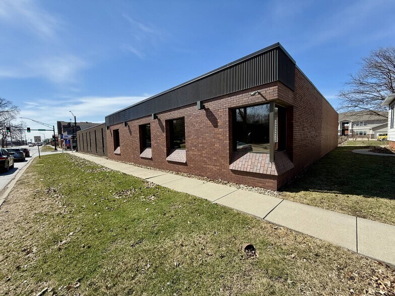 Primary Photo Of 105 6th St, Ames Office For Lease