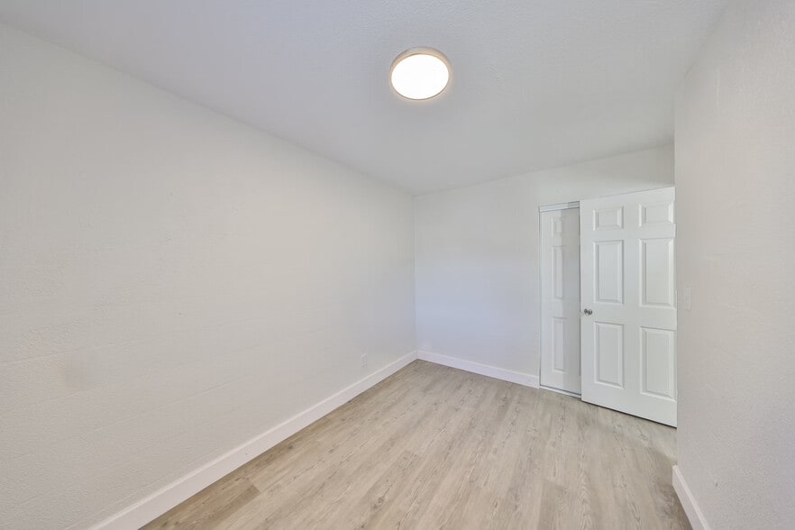 More Photos Of 11916-11982 133rd Ave, Largo Apartments For Sale