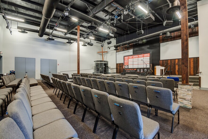 More Photos Of 5819 10th St, Katy Storefront For Sale