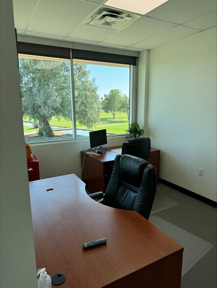 More Photos Of 575 W Chandler Blvd, Chandler Medical For Sale