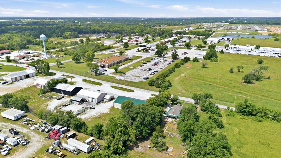 More Photos Of 136 N Prigmor Ave, Joplin Industrial For Sale