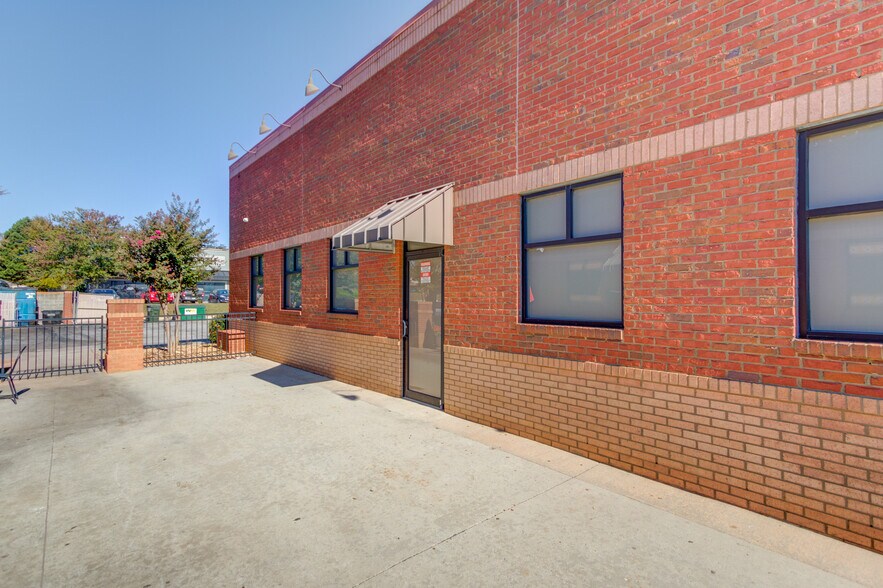 More Photos Of 3584 Atlanta Hwy, Flowery Branch Restaurant For Sale