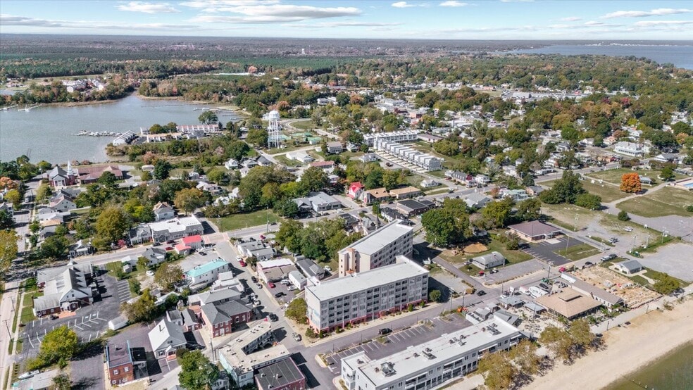 More Photos Of 100 Taylor St, Colonial Beach Storefront Retail Office For Sale