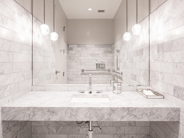 More Photos Of 365 Nicollet Mall, Minneapolis Apartments For Sale