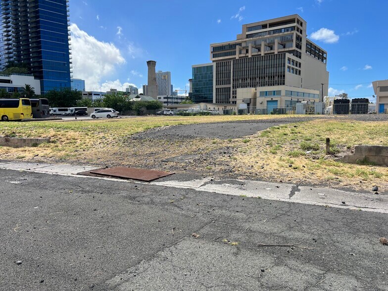 More Photos Of Ala Moana Blvd @ Forrest Ave, Honolulu Land For Lease
