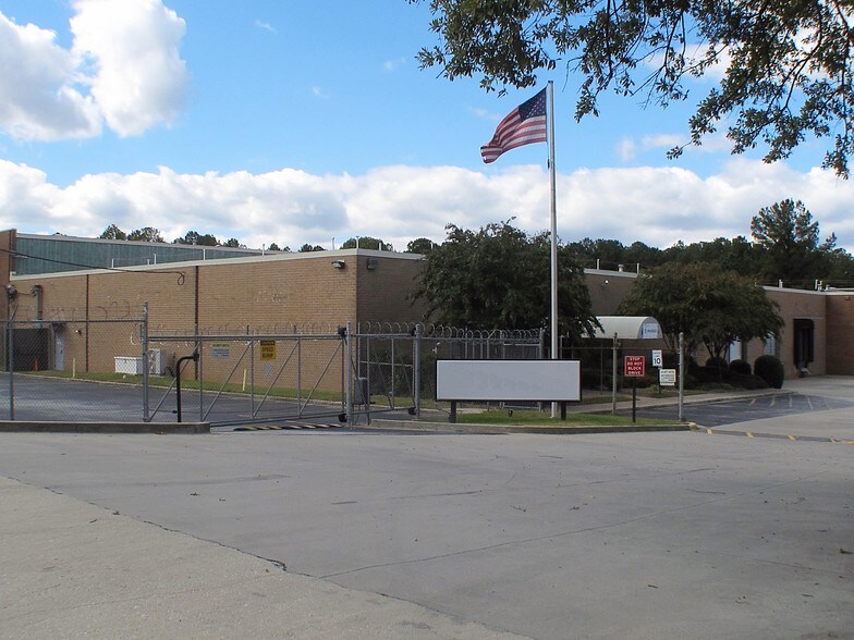 More Photos Of 55-65 Enterprise Blvd SW, Atlanta Distribution For Lease