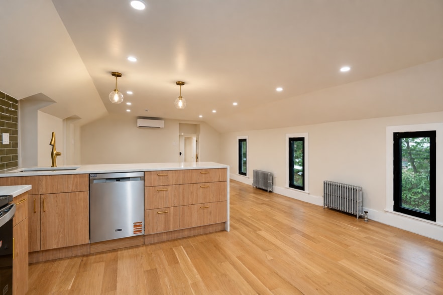 More Photos Of 4254 Arthur Kill Rd, Staten Island Storefront Retail Residential For Sale