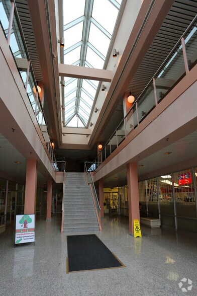 More Photos Of 420 Highway 7, Richmond Hill General Retail For Lease