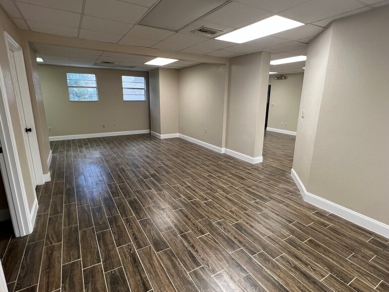 More Photos Of 550 S Highland St, Mount Dora Office For Lease
