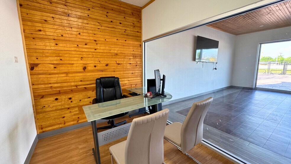 More Photos Of 738 W Harlan Ave, San Antonio Freestanding For Sale