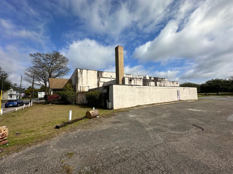 More Photos Of 2335 N Davis St, Jacksonville Religious Facility For Sale
