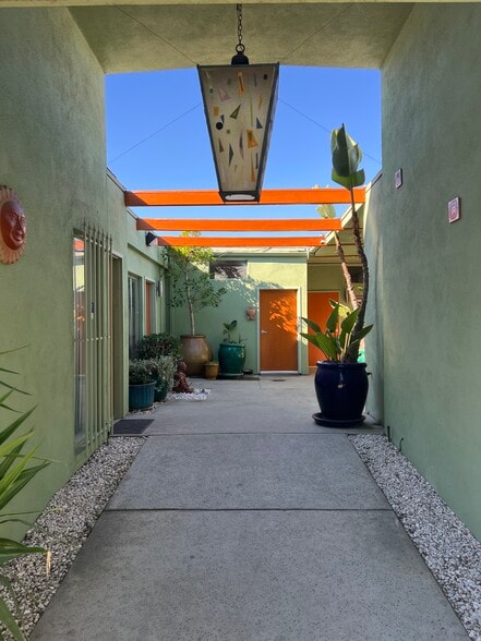 More Photos Of 10700 Burbank Blvd, North Hollywood Medical For Lease