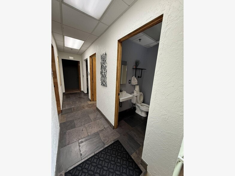 More Photos Of 4820-4834 Bissell Ave, Richmond Flex For Lease