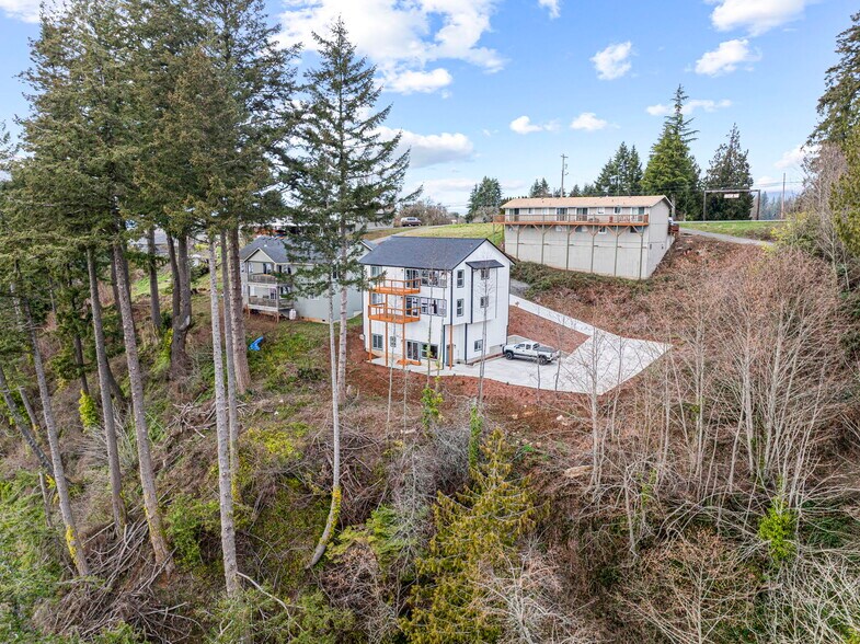 More Photos Of 572 Columbia St, Cathlamet Apartments For Sale