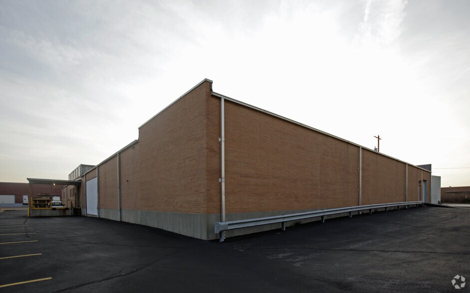 More Photos Of 10645 Baur Blvd, Saint Louis Warehouse For Lease