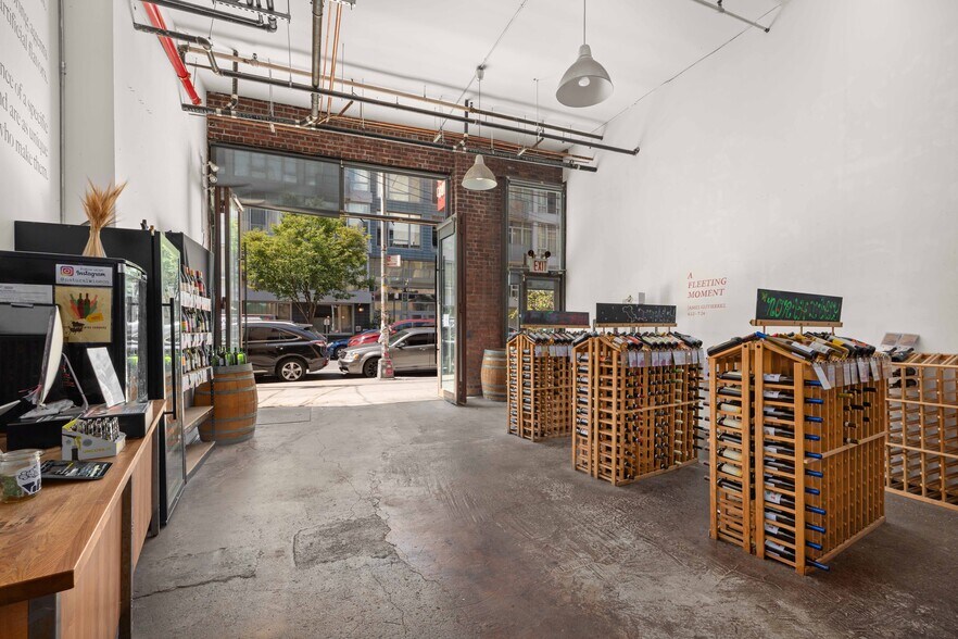 More Photos Of 211 N 11th St, Brooklyn Storefront Retail Office For Lease