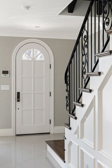 More Photos Of 1810 W 35th St, Austin Specialty For Sale