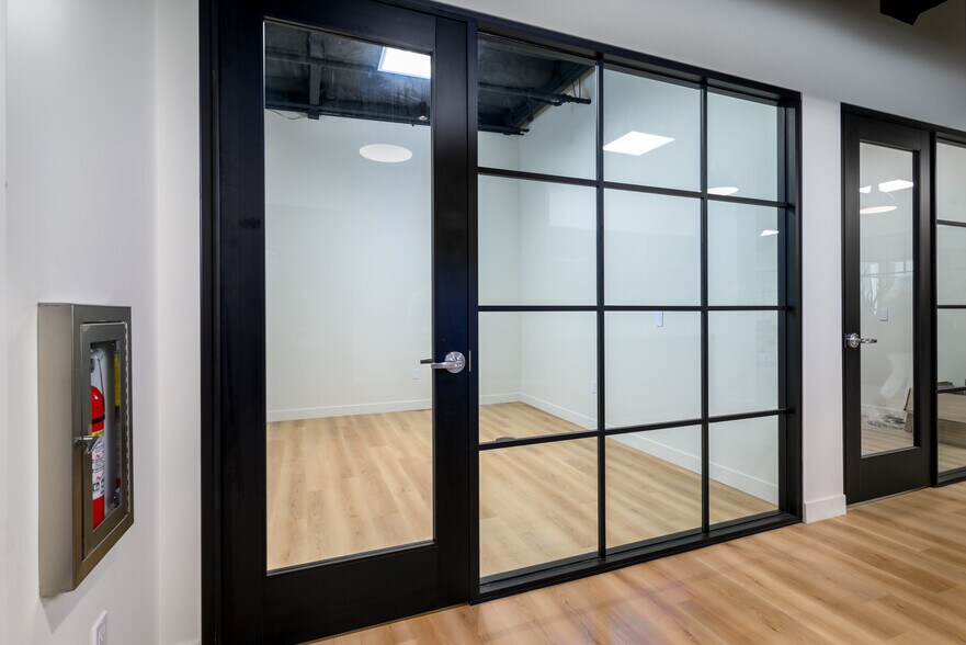 More Photos Of 2150 N Trabajo Dr, Oxnard Warehouse For Lease