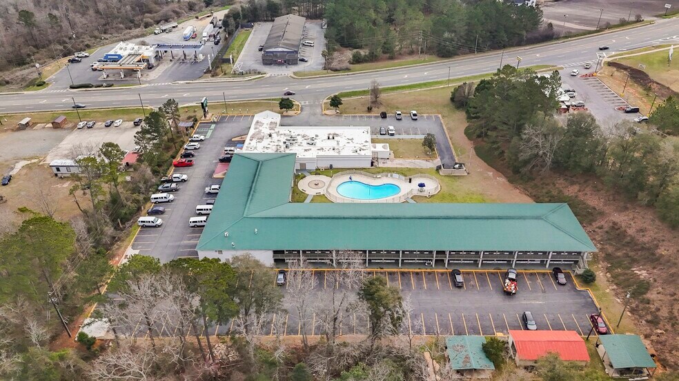 More Photos Of 1205 S Martin Luther King Blvd, Americus Hotel For Sale