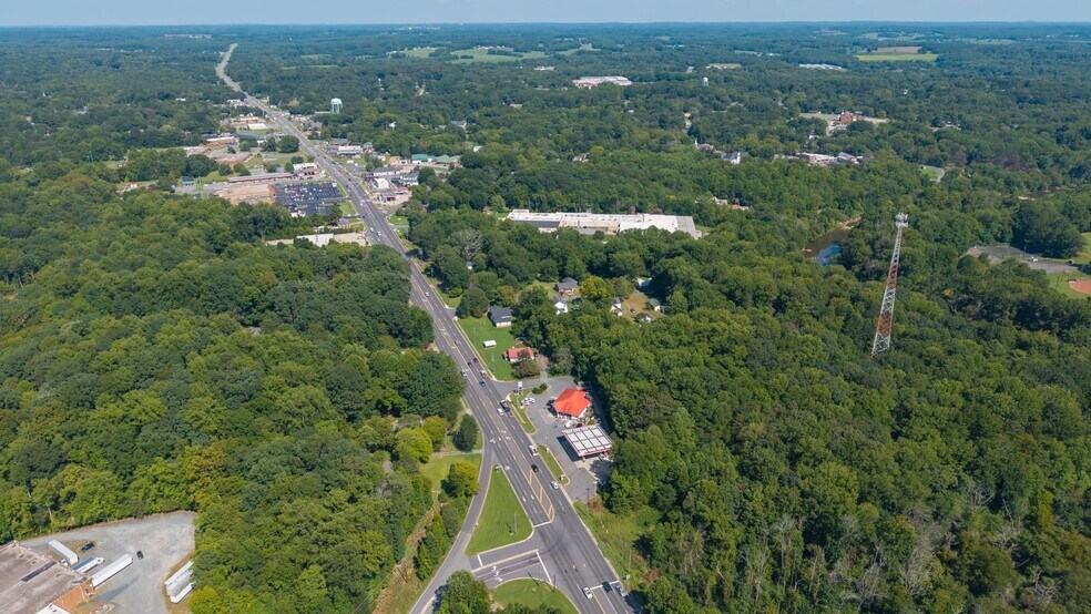 More Photos Of 6320 Jordan Rd, Ramseur Service Station For Sale