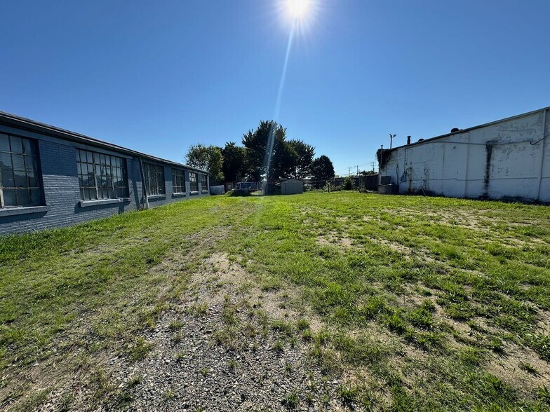 More Photos Of 659 S Spring St, Greensboro Land For Lease