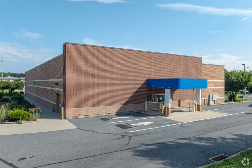 More Photos Of 980 E Main St, Palmyra General Retail For Sale