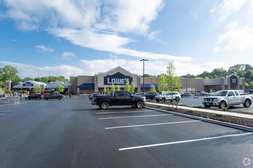 More Photos Of 3200 Crompond Rd, Yorktown Heights General Retail For Sale