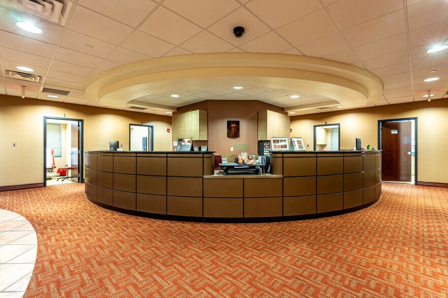 More Photos Of 16105 S La Grange Rd, Orland Park Medical For Lease