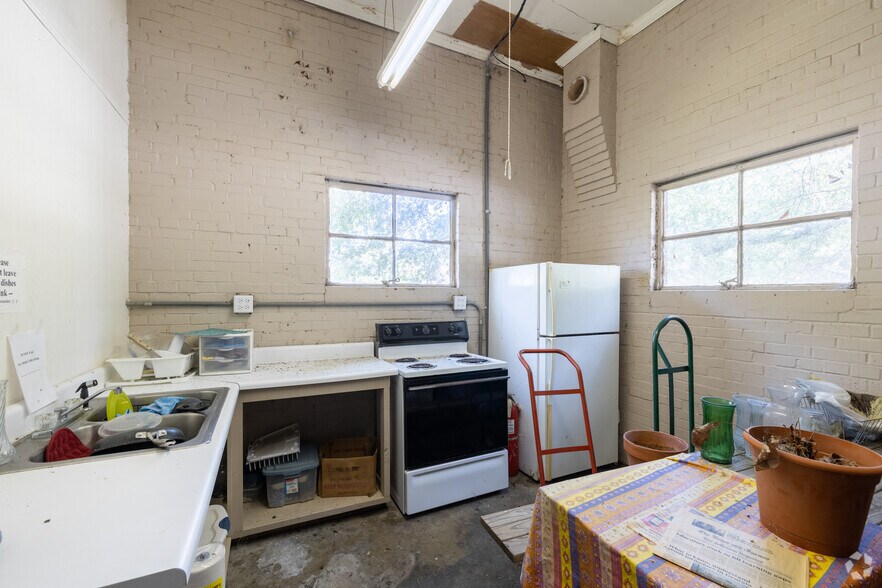 More Photos Of 615 Mulberry St, Louisville Industrial For Sale