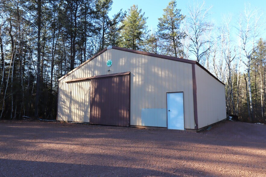 More Photos Of 809 Thomas St, Mellen Auto Dealership For Sale