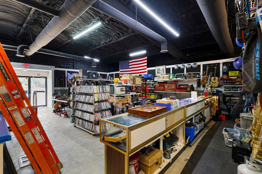 More Photos Of 10374 US Highway 431, Albertville General Retail For Sale