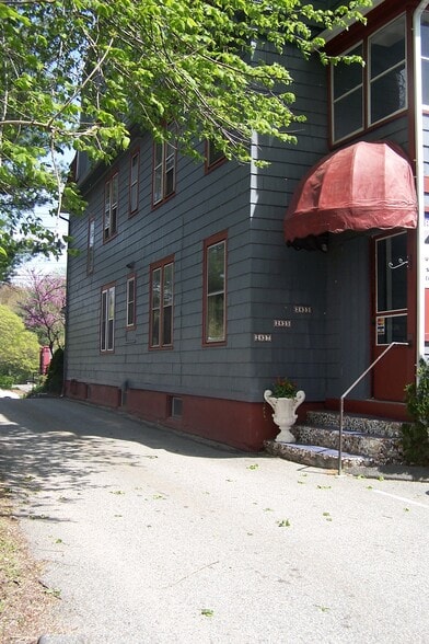 More Photos Of 2833-2837 Main St, Glastonbury Loft Creative Space For Lease