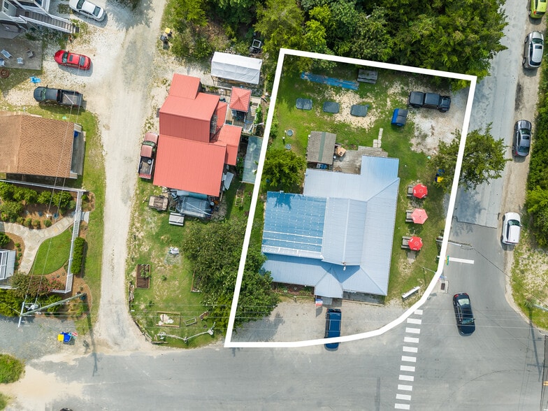 More Photos Of 2 S Bay Shore Dr, Milton Convenience Store For Sale