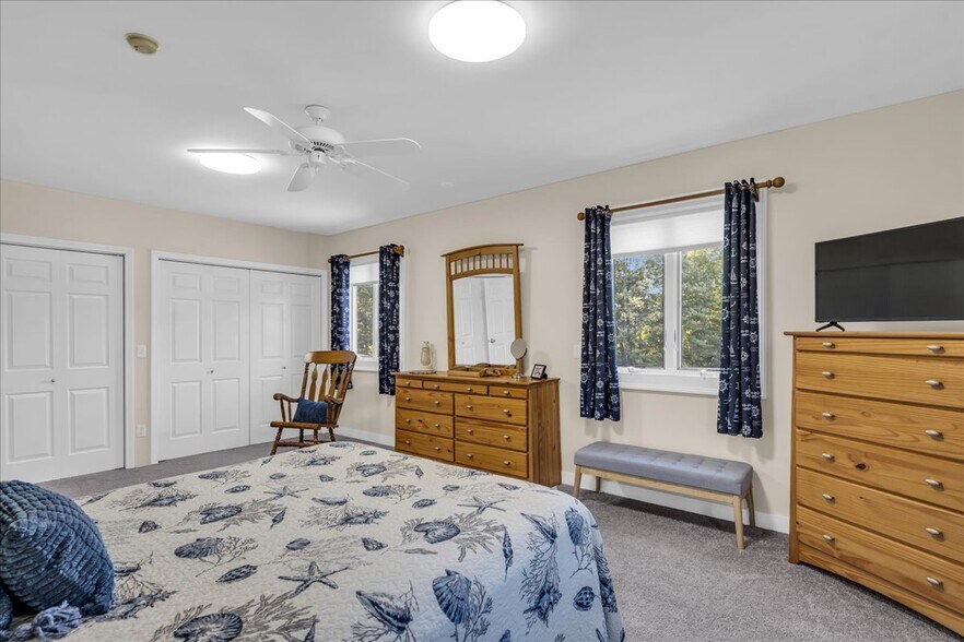 More Photos Of 608 Atlantic Hwy, Northport Freestanding For Sale