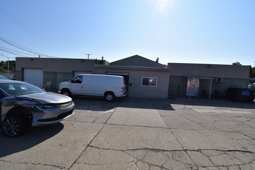 More Photos Of 45-47 E 10 Mile Rd, Madison Heights Warehouse For Sale
