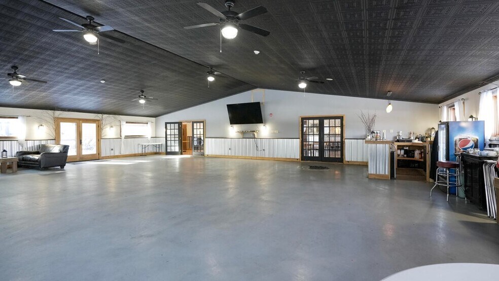 More Photos Of 697 Bear Swamp Rd, Peru General Retail For Sale