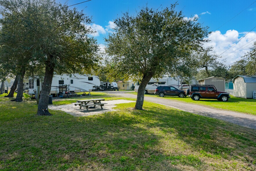 More Photos Of 3966 FM 1781, Rockport Specialty For Sale