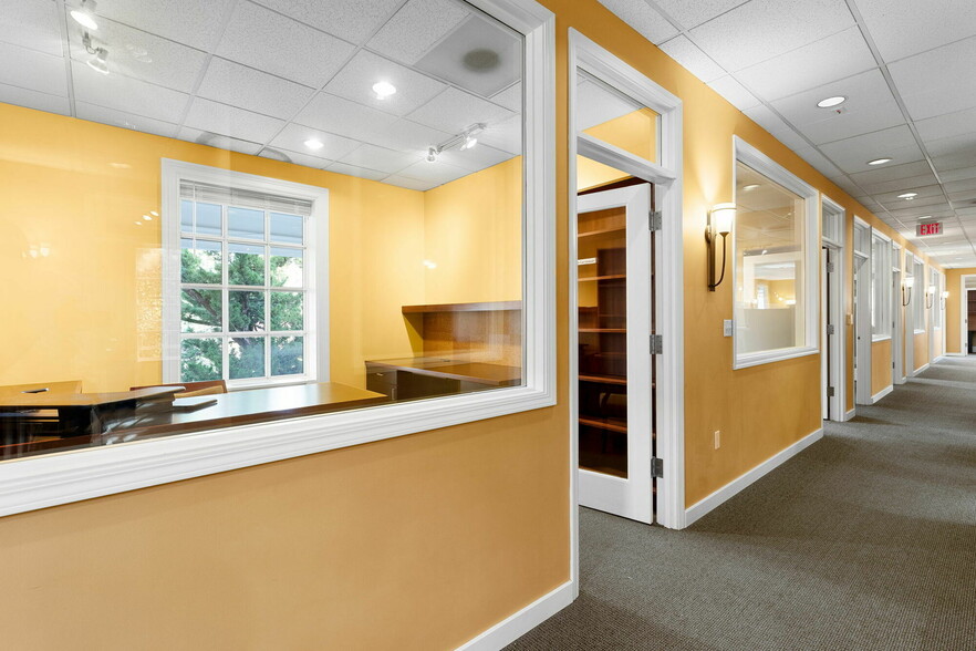 More Photos Of 600 A Ave, Lake Oswego Office For Lease